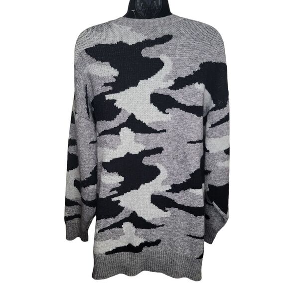 White Birch Boutique Nwot open front camo cardigan sweater size Medium - Picture 3 of 7